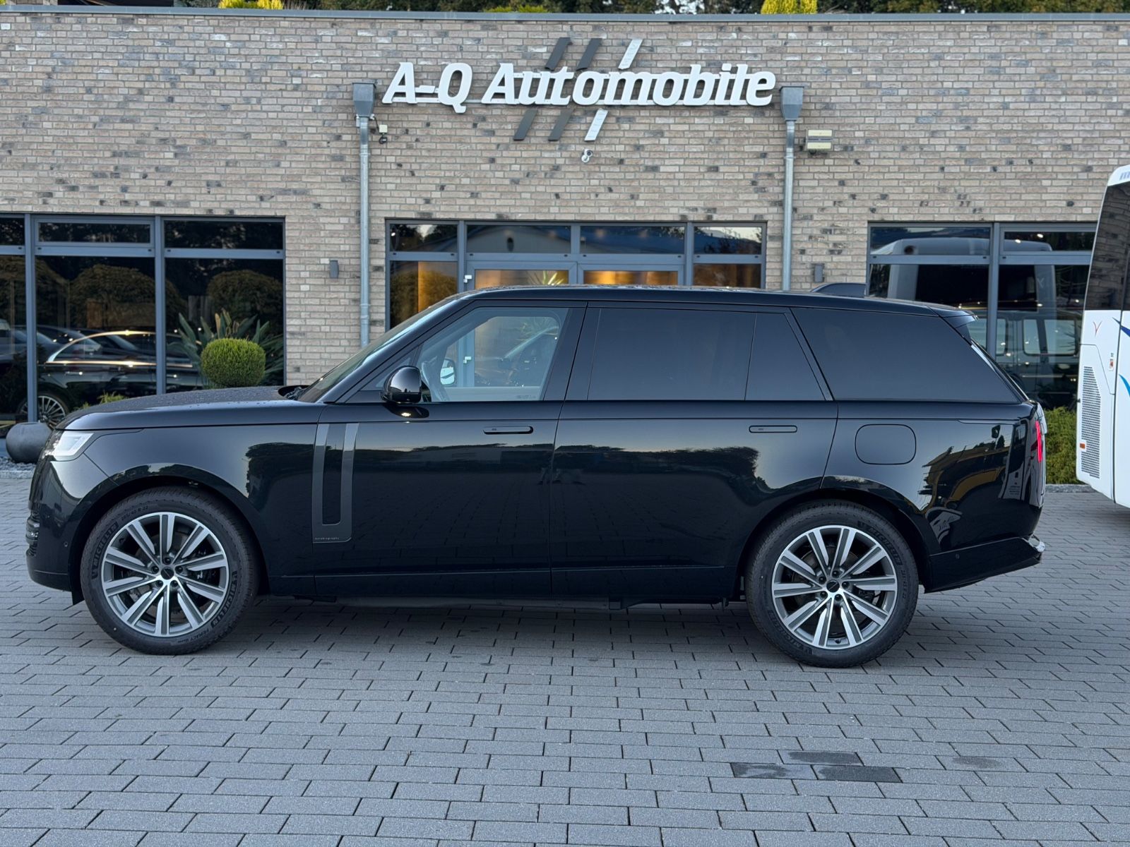 Land Rover Range Rover P460e Autobiography Hybrid LWB imagem 2