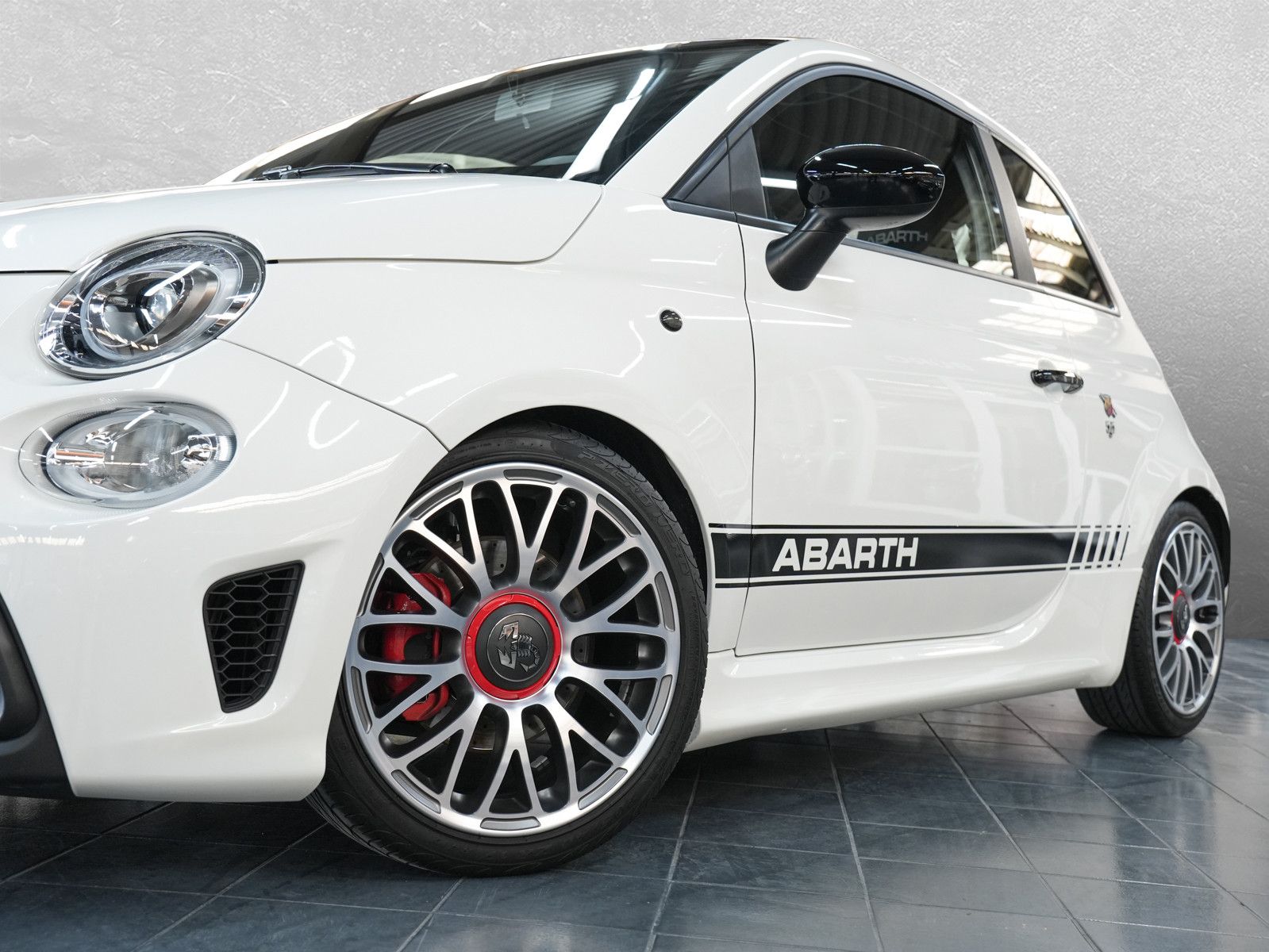 Fahrzeugabbildung Abarth 500 / 595 - UConnect|DesignSet|MirrorLink|17Zoll