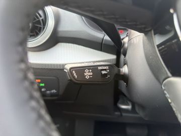 Audi Q2 35 TFSI S-LIne KAMERALEDTEMPOMAT