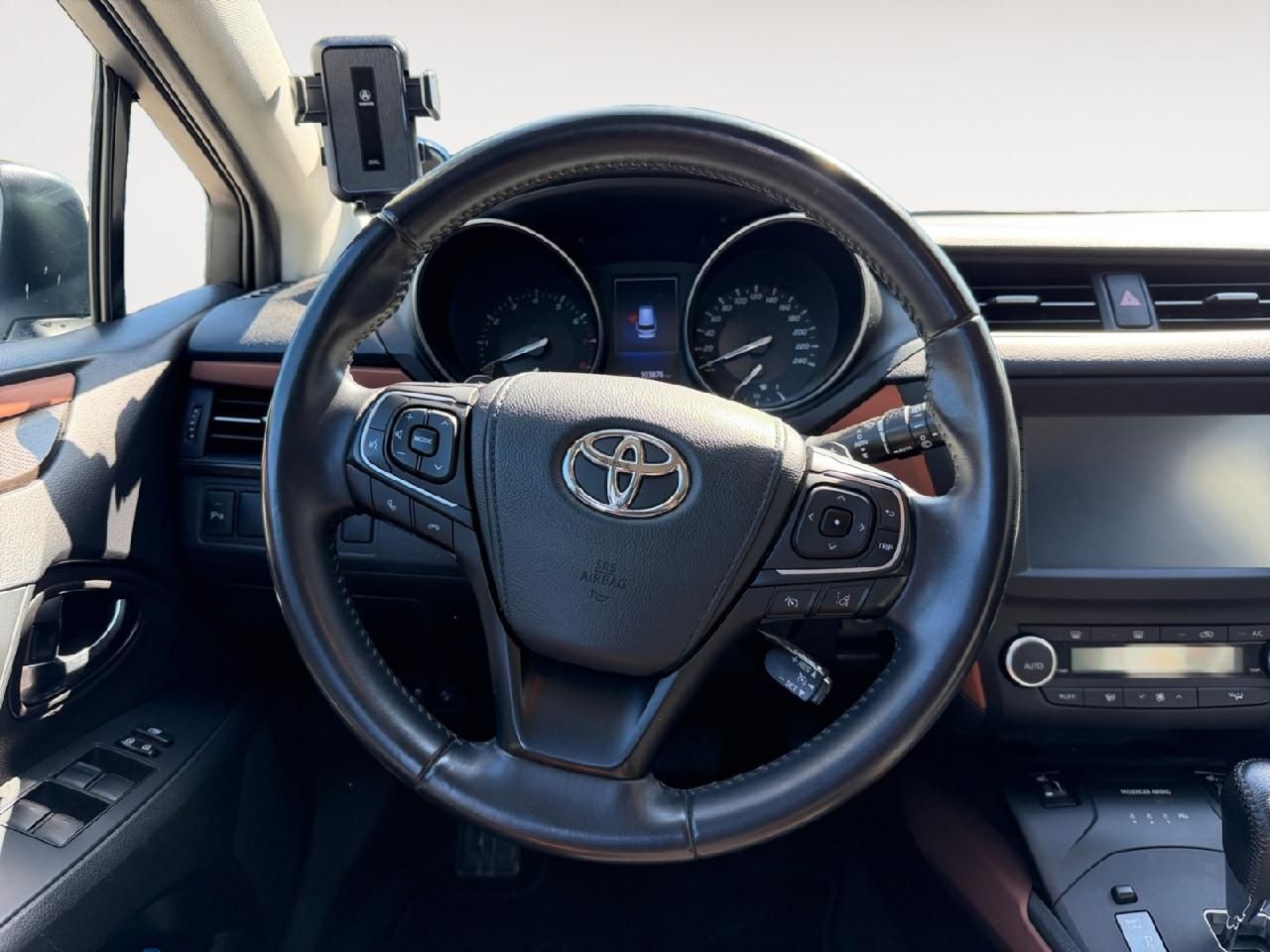 Fahrzeugabbildung Toyota Avensis Touring Sports Business Edition