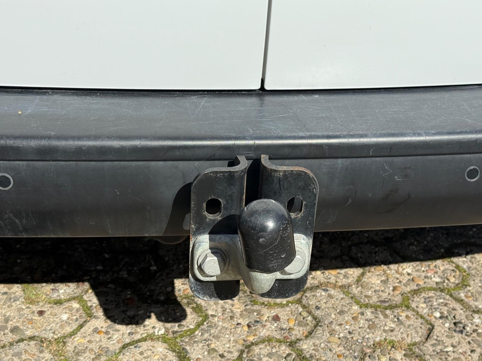 Peugeot Expert APP KLIMA AHK EINPARK Wenig KM MwSt ausw!