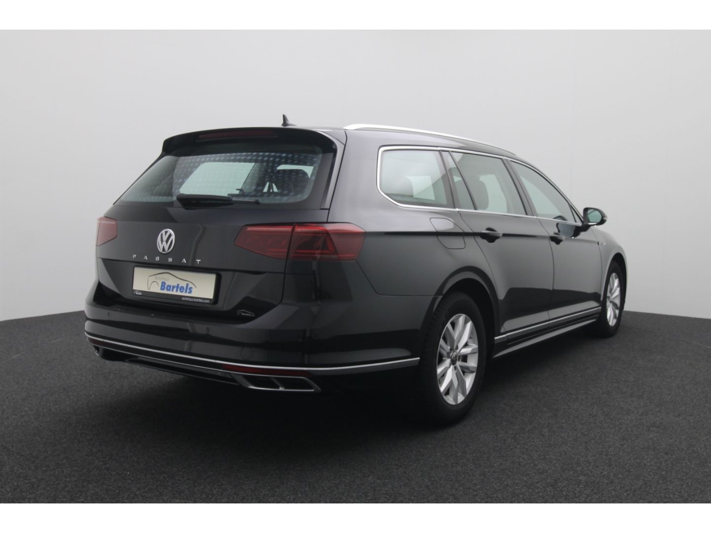 Fahrzeugabbildung Volkswagen Passat Variant 2.0 TDI DSG elegance R-LINE AHK