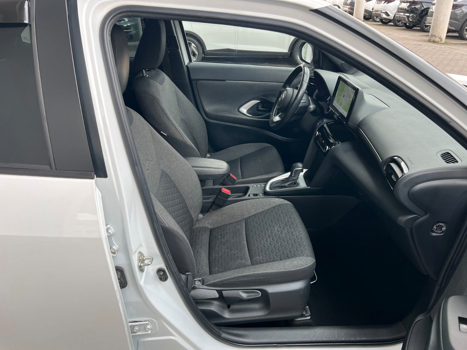 Fahrzeugabbildung Toyota Yaris Cross 1.5 Hybrid NAVI RFKAM