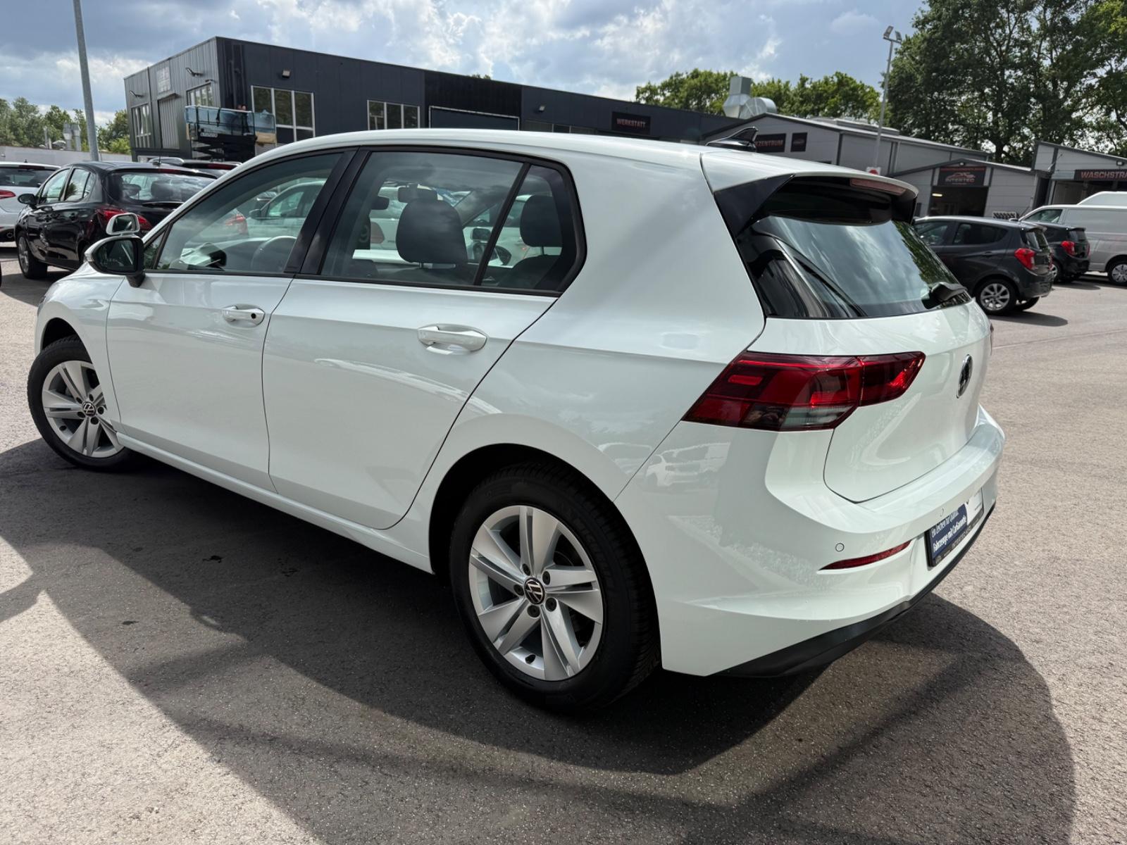 Volkswagen Golf VIII Lim. Life*FAHRSCHULE*PANO*SHZ*PDC*1HD*, миниатюра 4