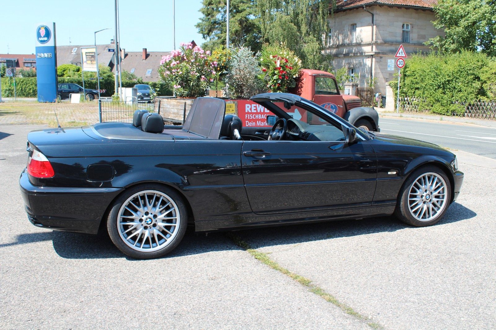 330Ci CABRIO 1. Hand Scheckheft!!