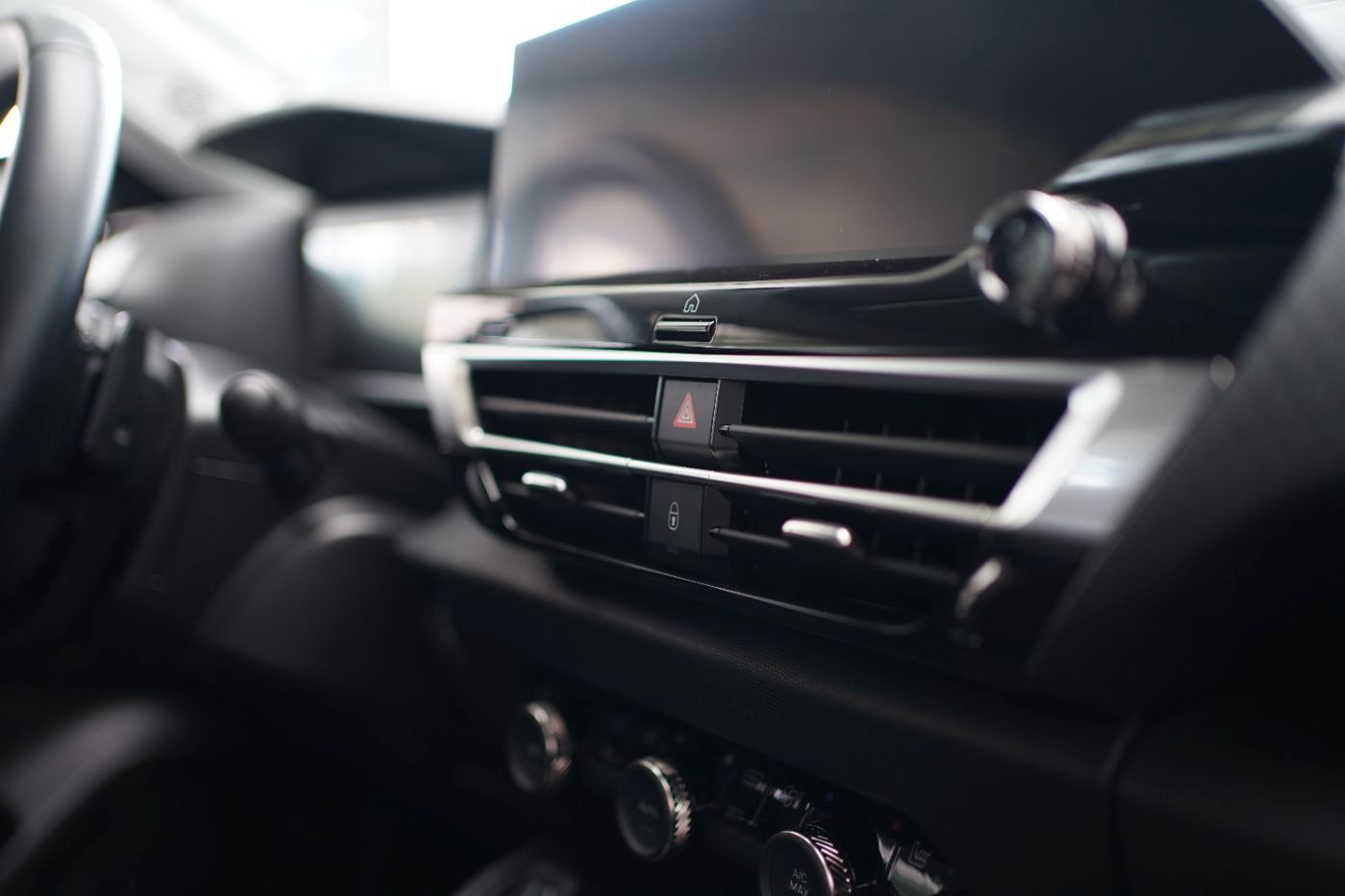 Fahrzeugabbildung Citroën C4 PureTech 130 EAT8 Max Automatik Sitzheizung
