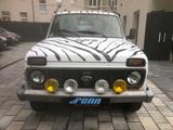 Lada Niva 1.7i 4x4 ALLRAD/STANDHEIZUNG/80000km - Lada Gebrauchtwagen in Berlin