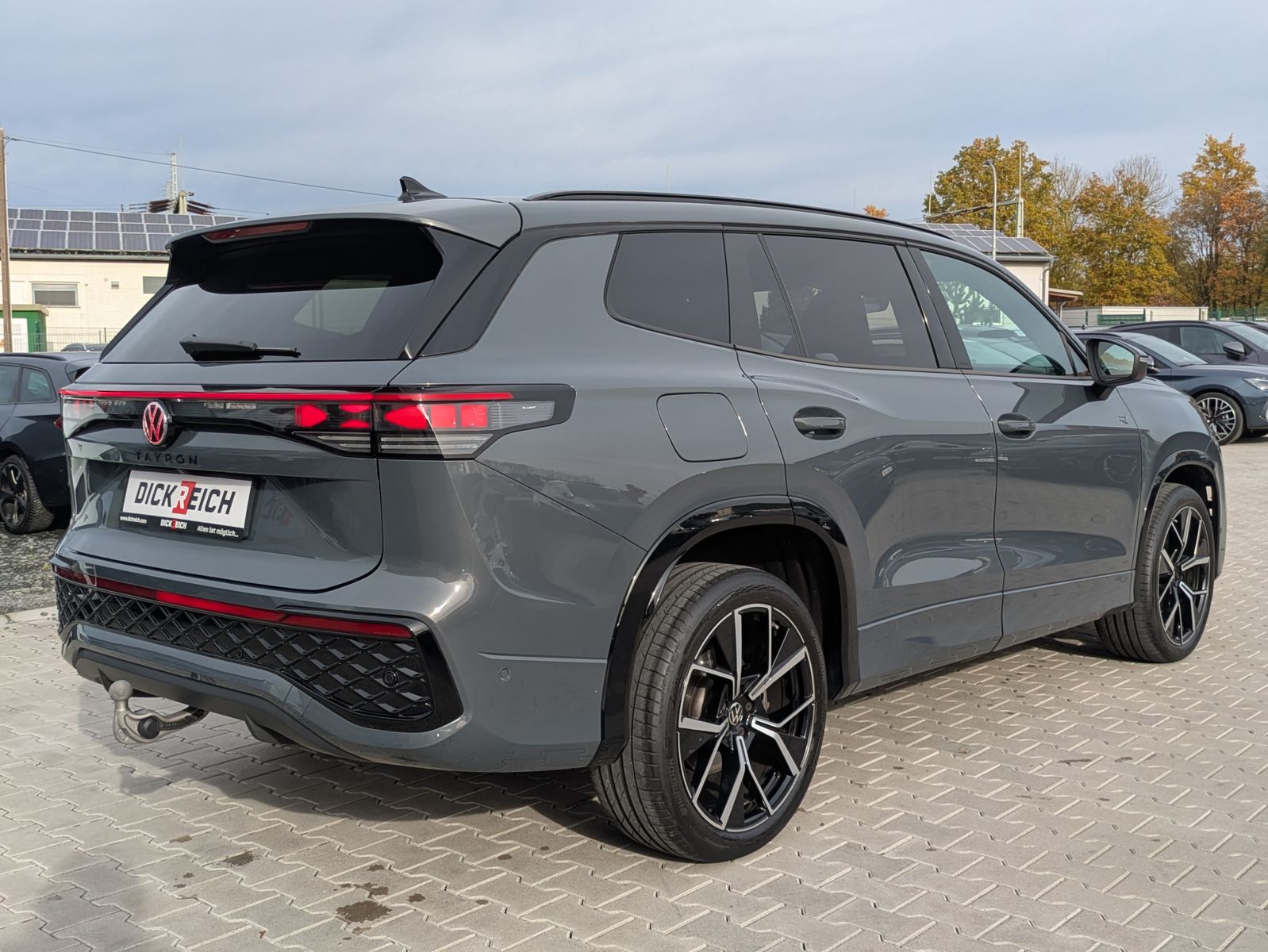 Fahrzeugabbildung Volkswagen Tayron 2.0 TDI 4M R-Line 7Si*MATRIX*AHK*PANO*HUD