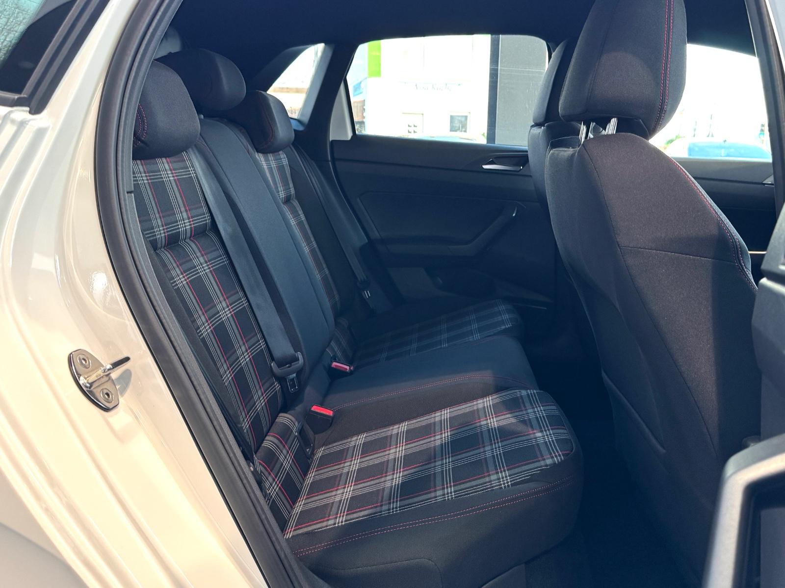 Volkswagen Polo VI GTI  2.0"LED/Sitzhzg./Scheckheft/Navi"