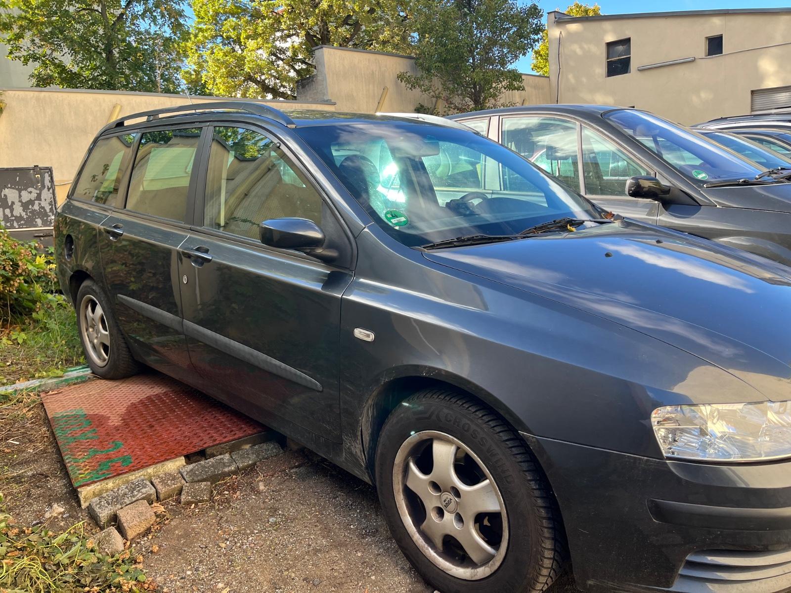 Fiat Stilo 2004 — rear view