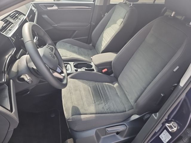 Fahrzeugabbildung Volkswagen Touran 2.0 TDI HIGHLINE 7-SITZER KAMERA AHK TRAI