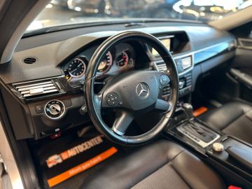 MYAUTOCENTER – Gebraucht- und Jahreswagen mit Werkstattservice in Pfaffenhofen Mercedes-Benz E 200 *AHK*Abstandstempo*Teilleder*Szhz*