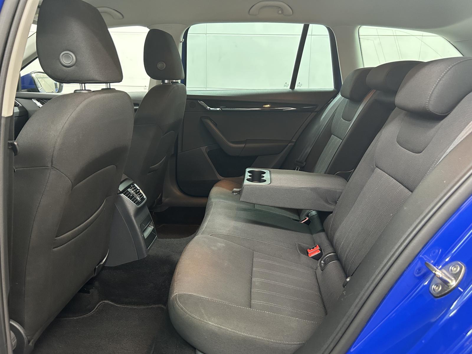 Skoda Octavia Kam+CarPlay+Navi+LED+Tempomat+Isofix