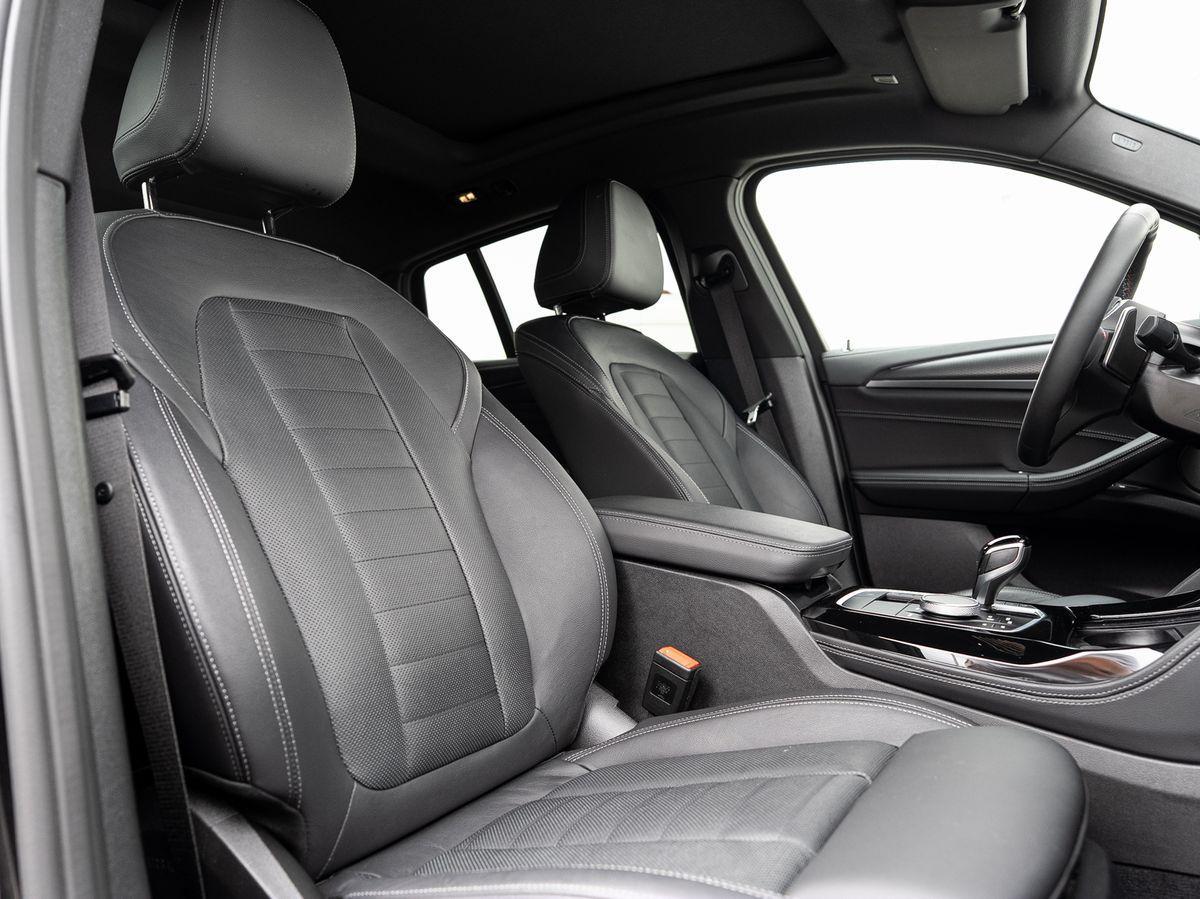 BMW X4 M40d AHK PANO ACC HuD H&K Sitzlüft KoZg 360°