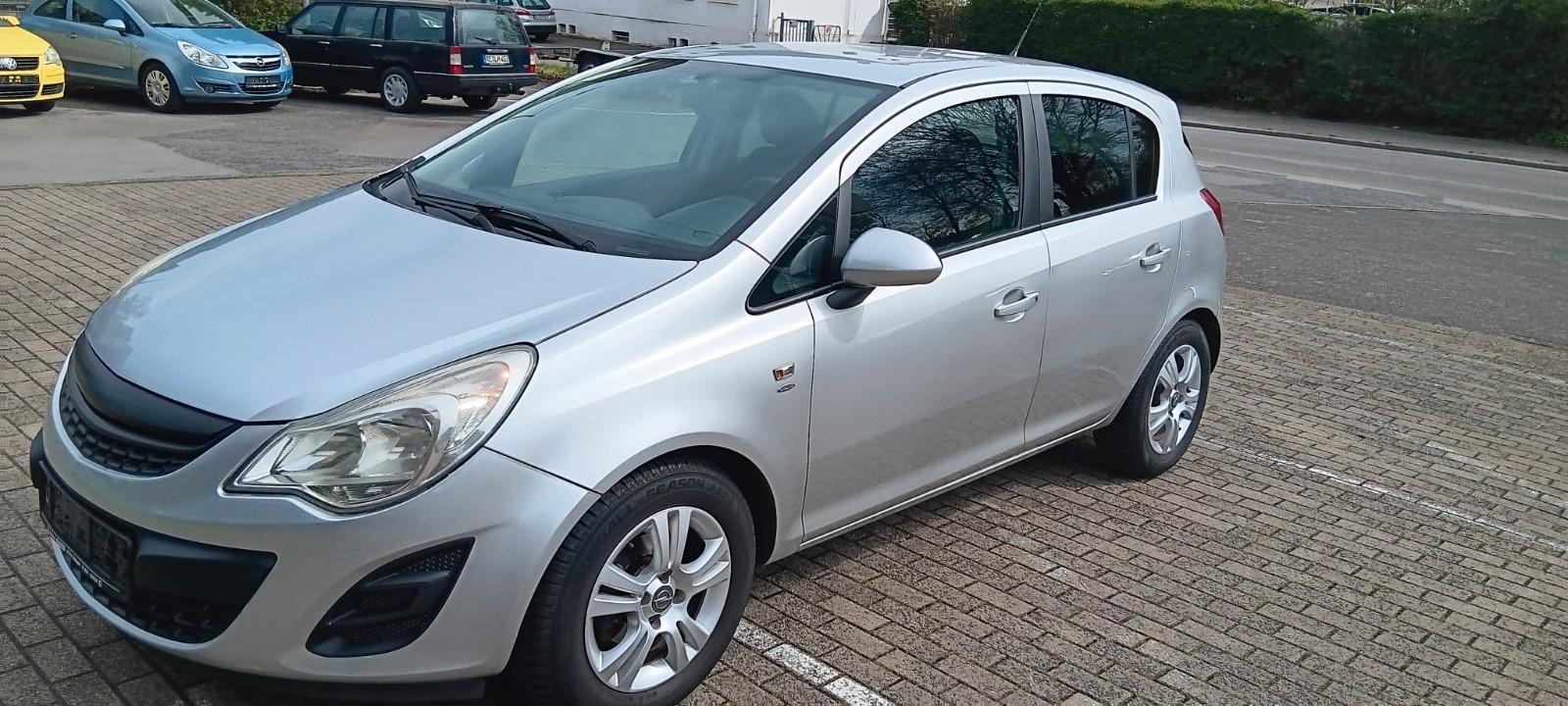 Opel Corsa D Satellite 1 HD.