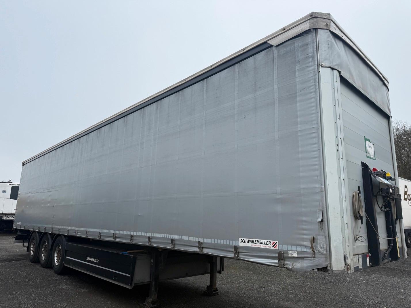 Schwarzmüller S1 Curtainsider/ 2-Achse kaputt