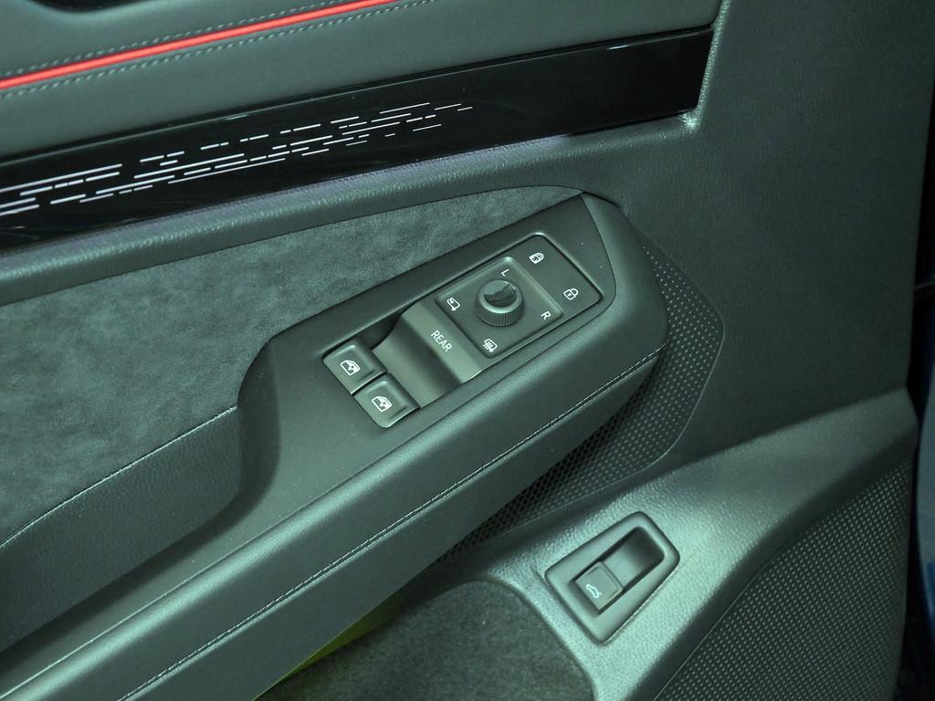 Volkswagen ID.7 Tourer GTX 4Motion AHK PANO NAV MATRIX 4xKA