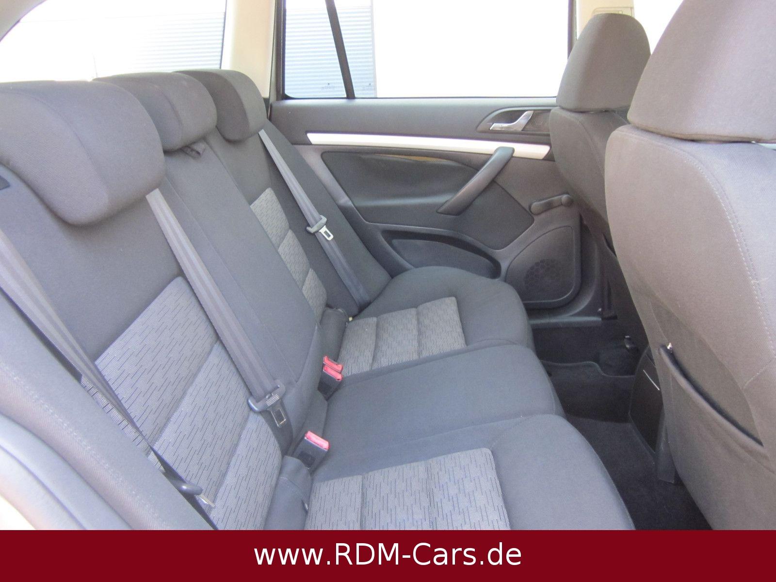 Skoda Octavia 2009 — photo 12