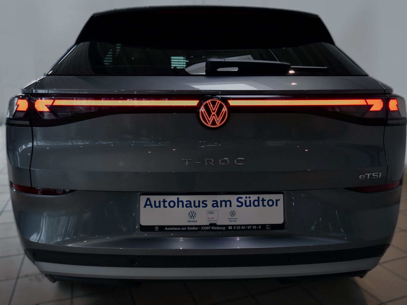 Fahrzeugabbildung Volkswagen T-Roc Style 1.5 eTSI DSG | LED AHK RFK ACC Navi