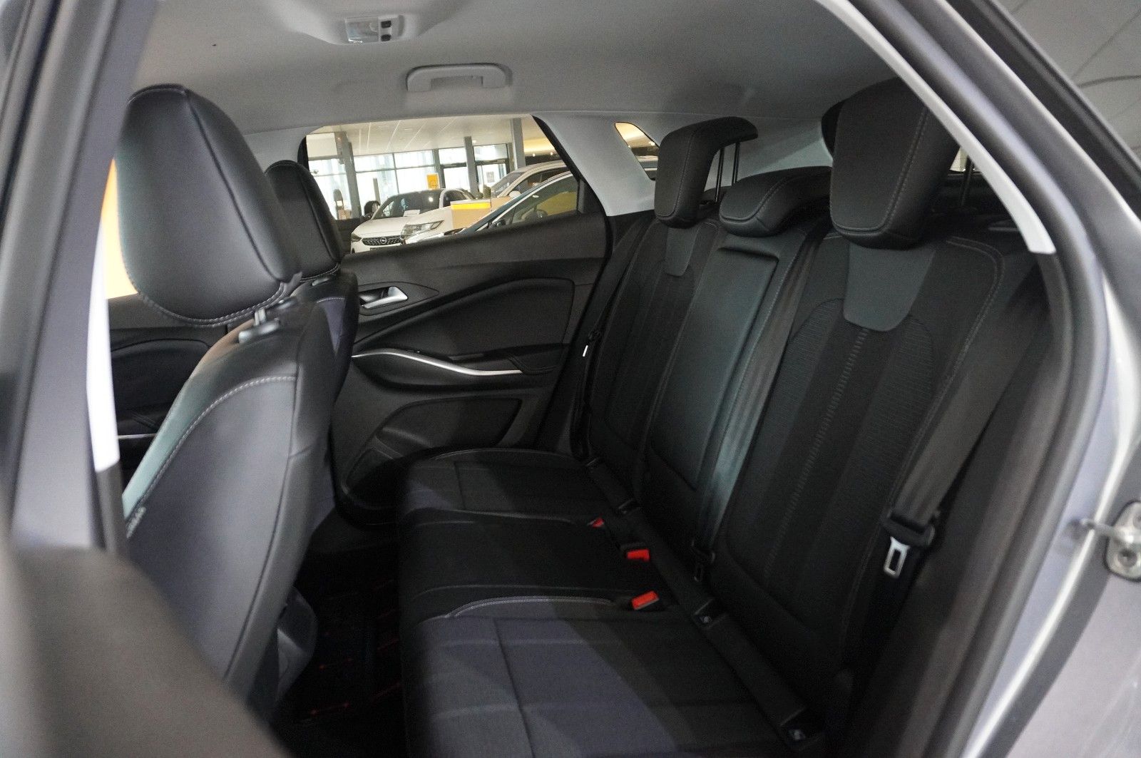 Fahrzeugabbildung Opel Grandland (X) 1.2T GS SPORT NAVI/LED/VIRTU./DAB+