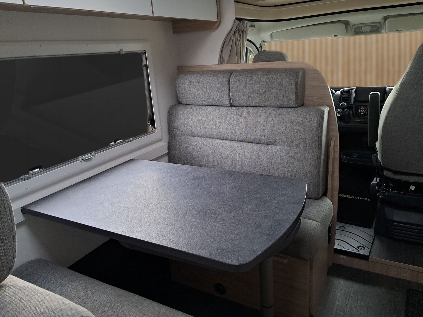 Fahrzeugabbildung Chausson Alkoven C727 First Line  Markise, Solar, RFK