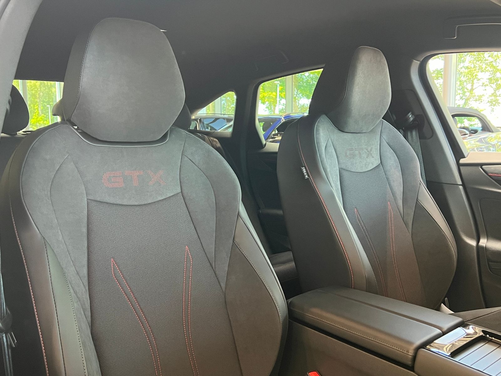 Fahrzeugabbildung Volkswagen ID.7 GTX 4MOTION 86 kWh *AHK,Navi,IQ.Drive*