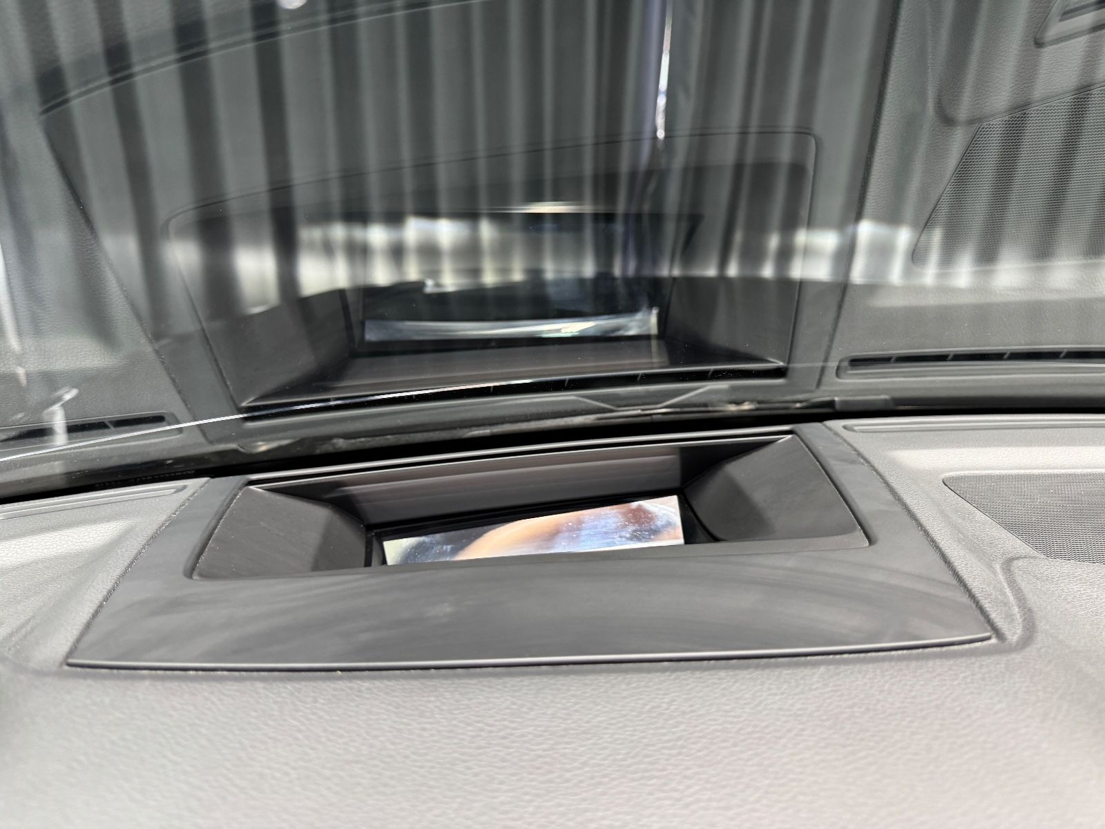 Fahrzeugabbildung Volkswagen Touareg 4.0 TDI V8 Atmosphere 4Motion|R-LINE|AHK