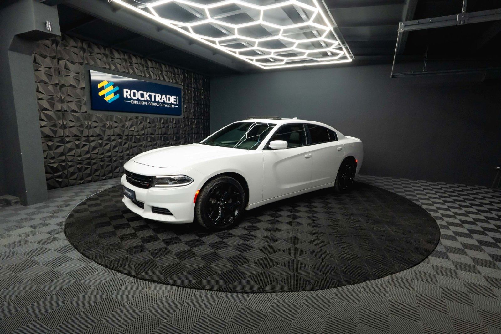 Fahrzeugabbildung Dodge Charger 3.6 Night-Paket | LED | Unfallfrei | 20'
