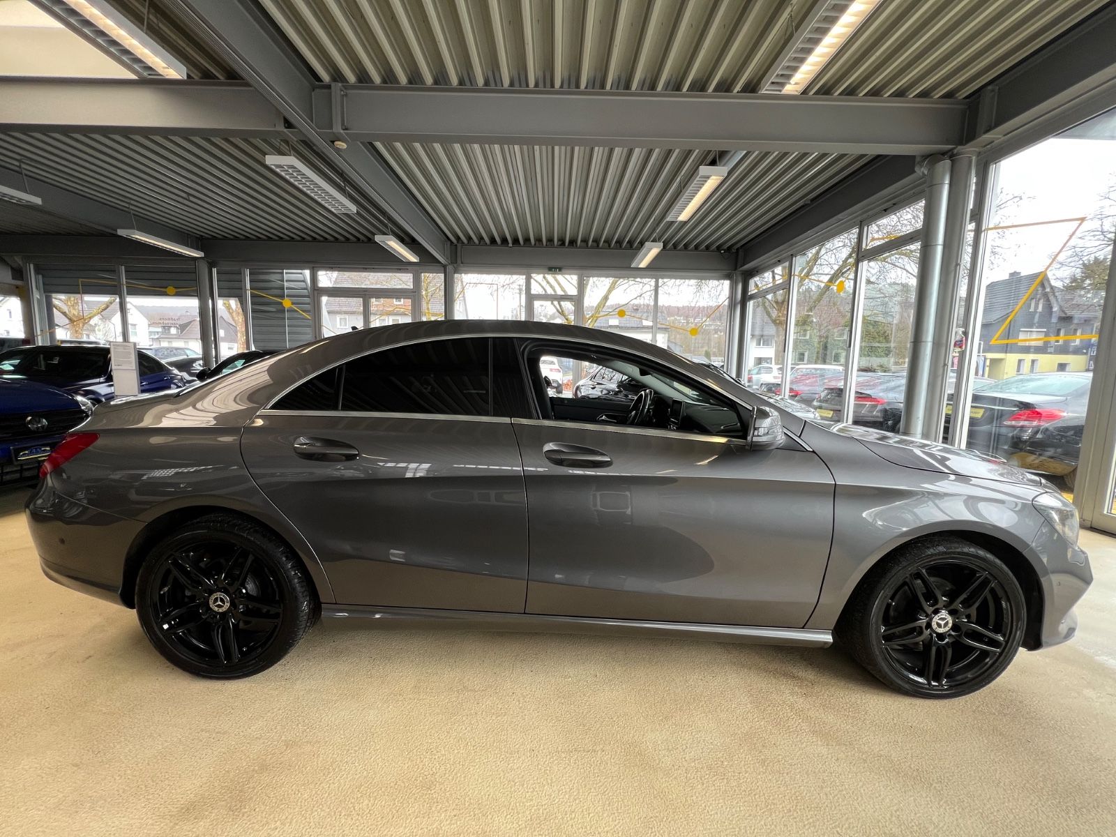 Fahrzeugabbildung Mercedes-Benz CLA 200 *AMG FELGEN*NAVI*KAMERA*