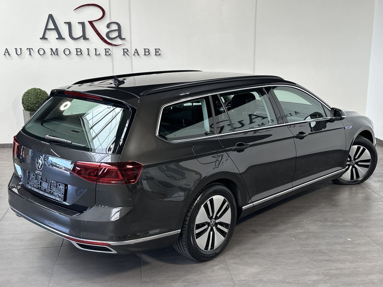 Fahrzeugabbildung Volkswagen Passat Variant 1.4 TSI DSG GTE NAV+LED+ACC+VCOCK