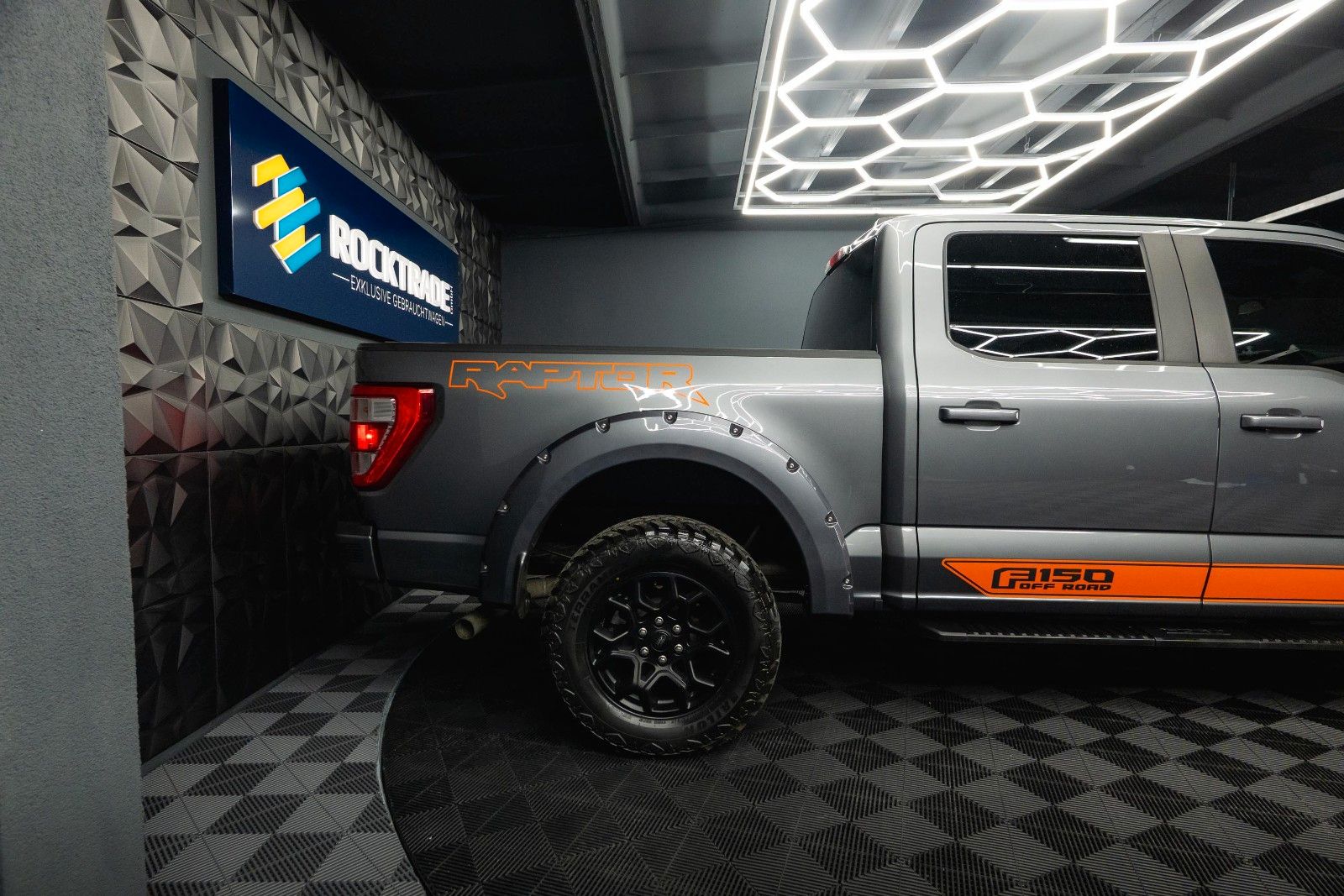 Fahrzeugabbildung Ford F150 5.0L V8 4x4 Offroad SuperCrew RAPTOR 19%
