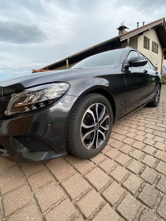 Image of Mercedes-Benz C 200
