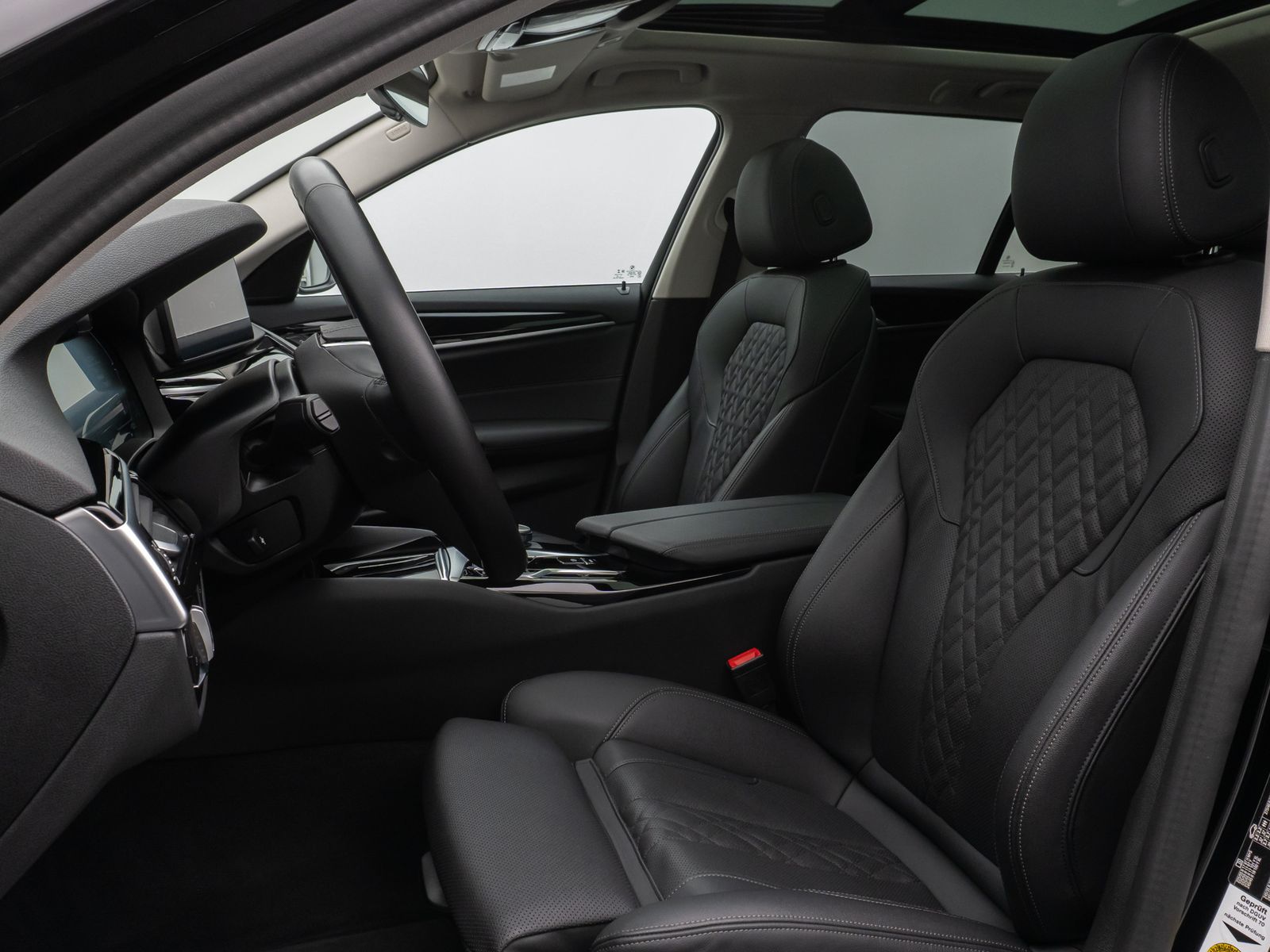 Fahrzeugabbildung BMW 520d Panorama Kamera DAB HiFi ACC Alarm M Sport