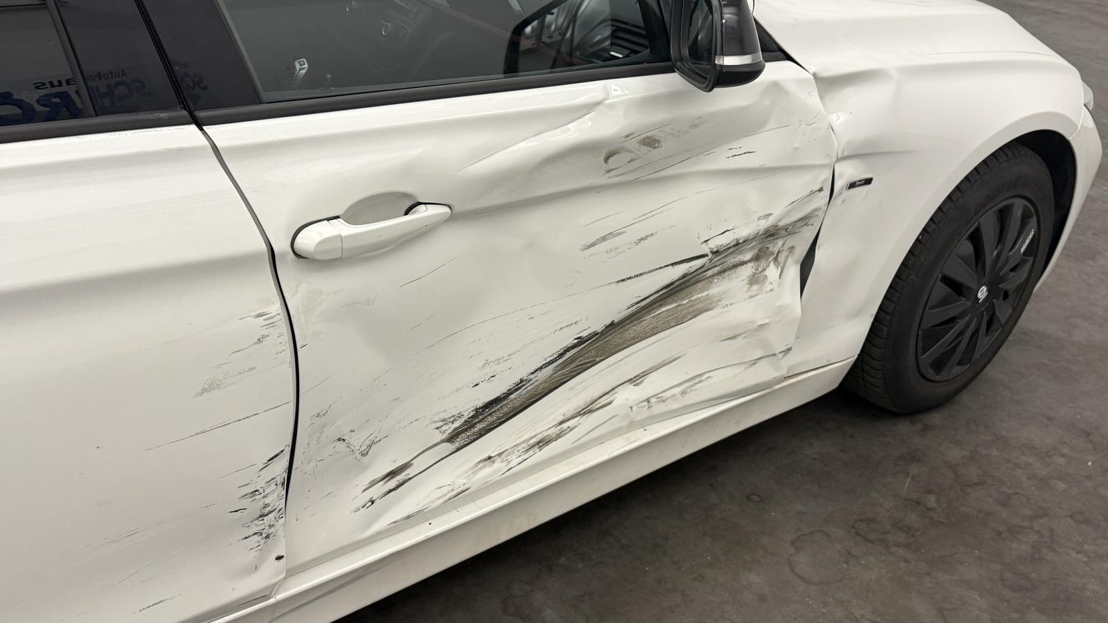 BMW 320 2012 — photo 12