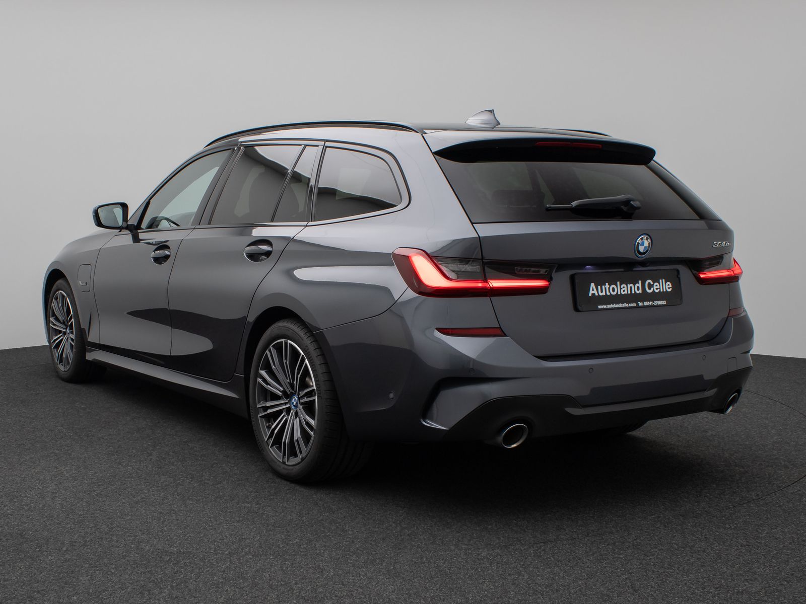 Fahrzeugabbildung BMW 330e M Sport Panorama Kamera Laser HUD DAB HiFi