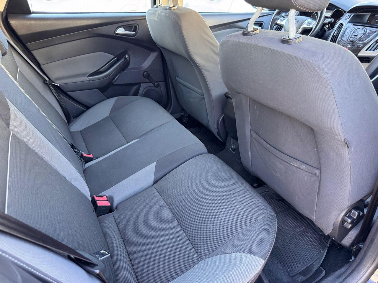 Ford Focus 2013 — photo 10