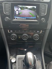 Volkswagen Golf - 12