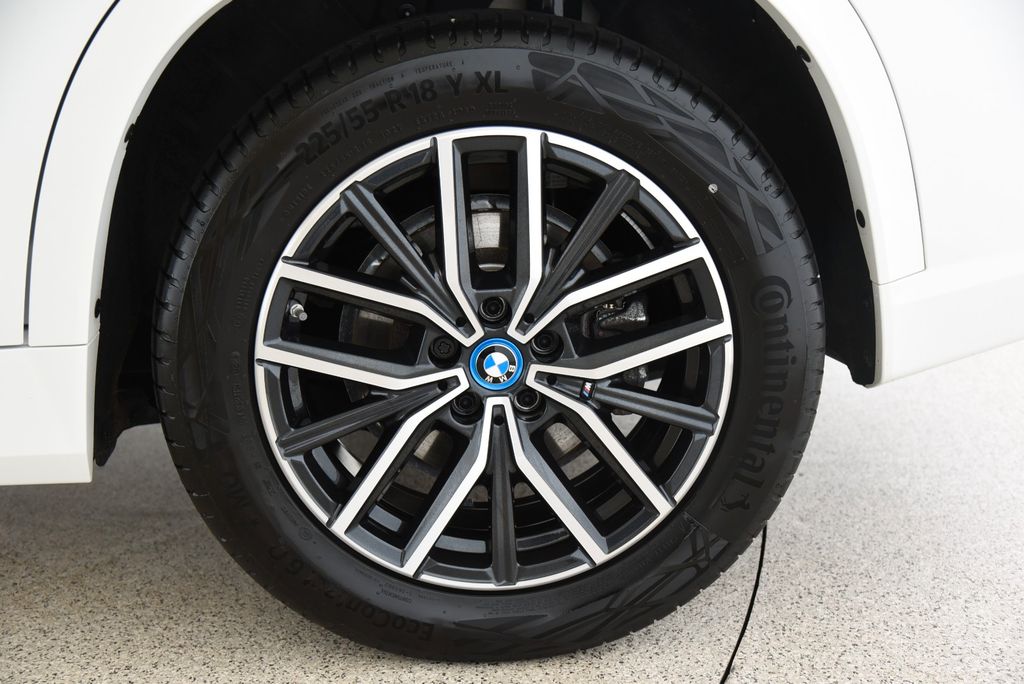 BMW iX1