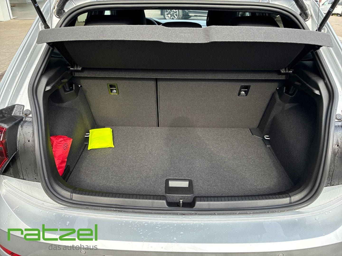 Fahrzeugabbildung Volkswagen Polo R-Line 1.0 TSI DSG IQ.Drive+ACC+LED+PDC