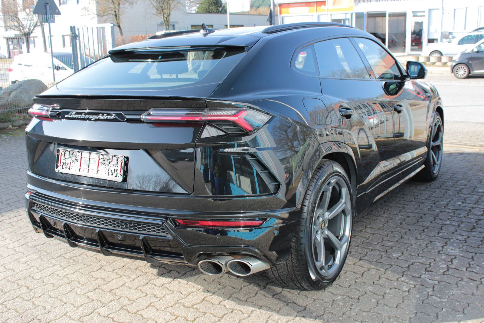 Fahrzeugabbildung Lamborghini Urus *1. Hand* *B&O Sound* *Carbon* *Q-citura*