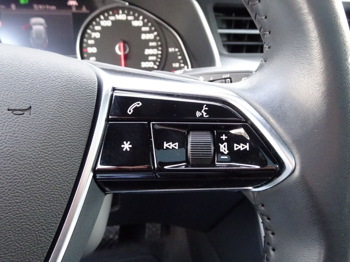 A6 Avant 40 2.0 TDI S tronic AHK/ACC/LED/Pano/el