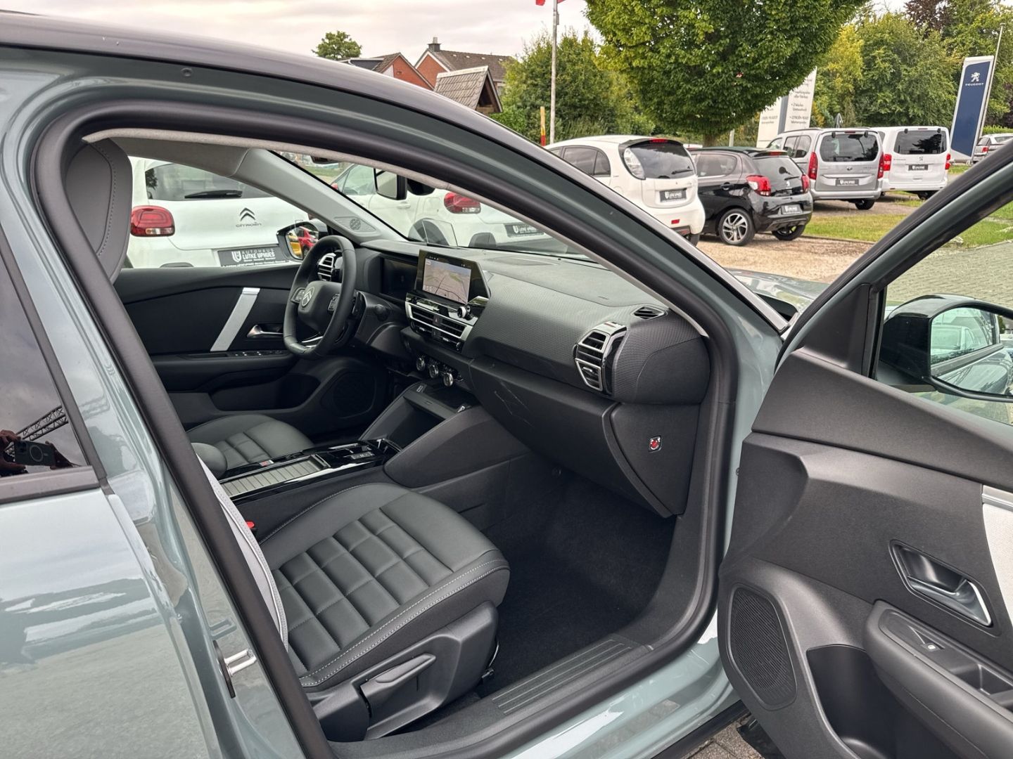 Fahrzeugabbildung Citroën C4 Max PureTech 130 Automatik MAX HUD Digitales