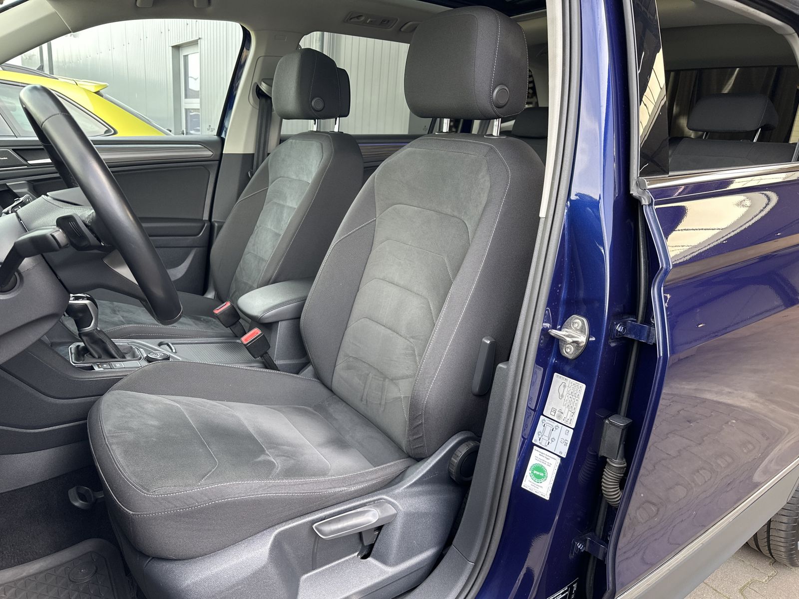 Fahrzeugabbildung Volkswagen Tiguan Allspace 4M Elegance NAV+MATRIX+AHK+PANO