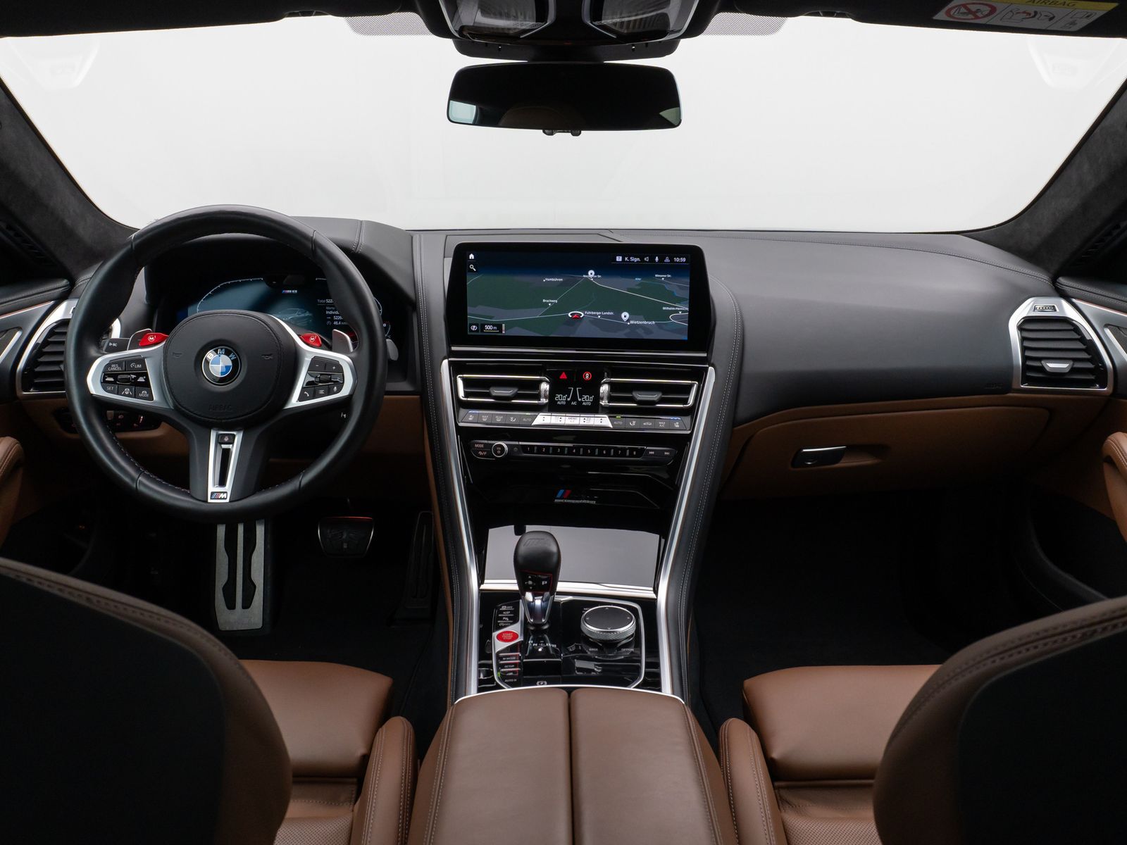 Fahrzeugabbildung BMW M8 Competition xD Coupé 360°Laser SoftCl DispKey