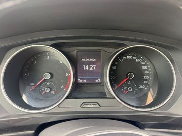 Volkswagen Tiguan - 11