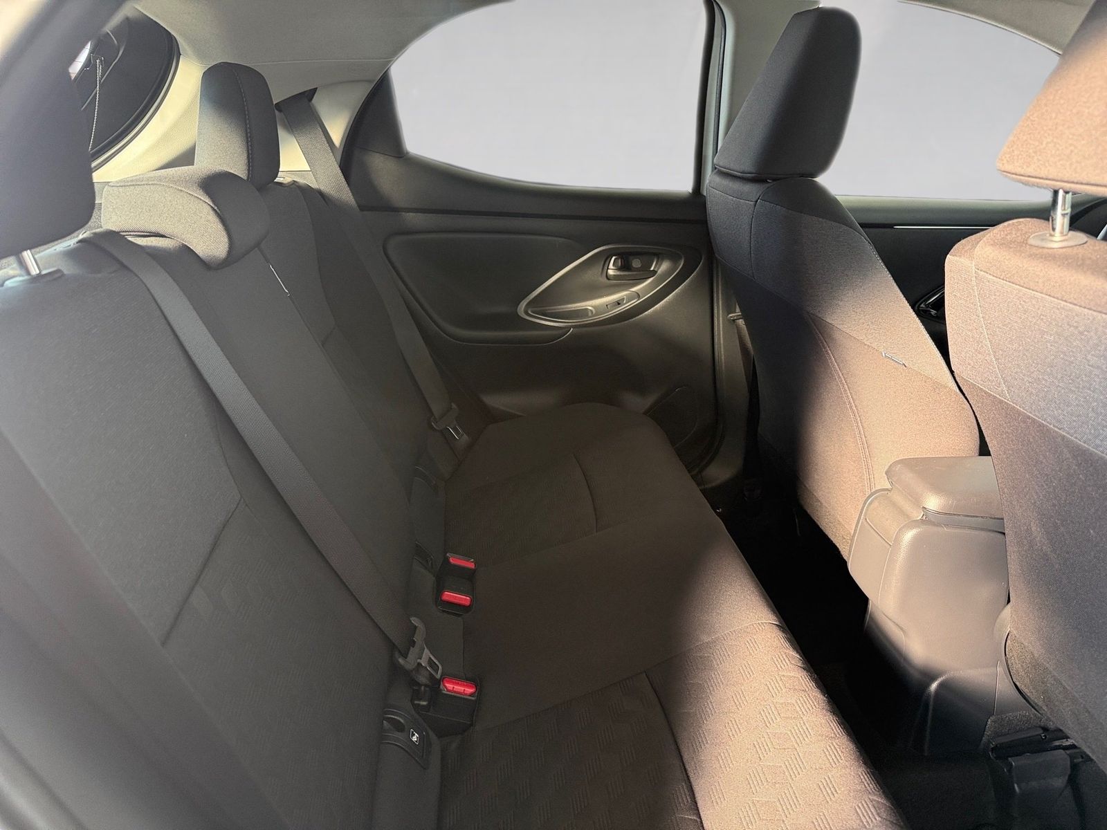 Fahrzeugabbildung Toyota Yaris & 1.5 Black & White Black&White Kam,Sitzhz