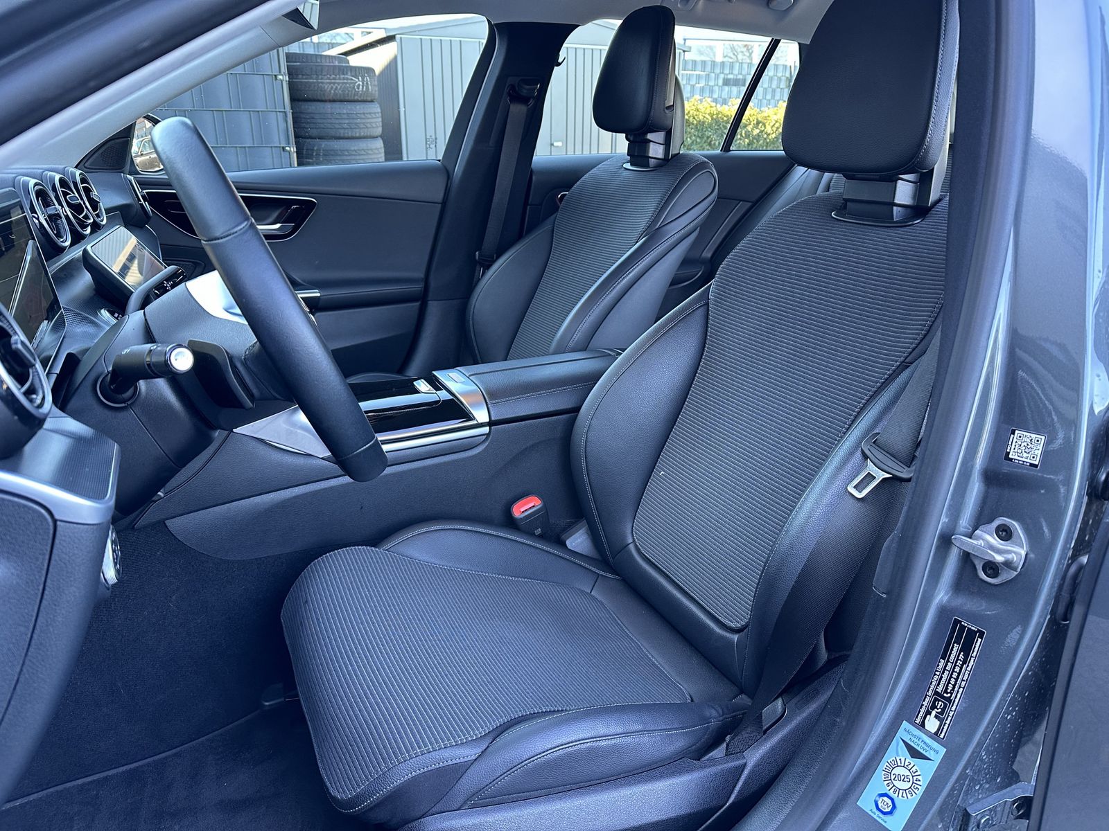 Fahrzeugabbildung Mercedes-Benz C 220d T Avantgarde NAV+LED+360°+CARPLAY+VC+DAB