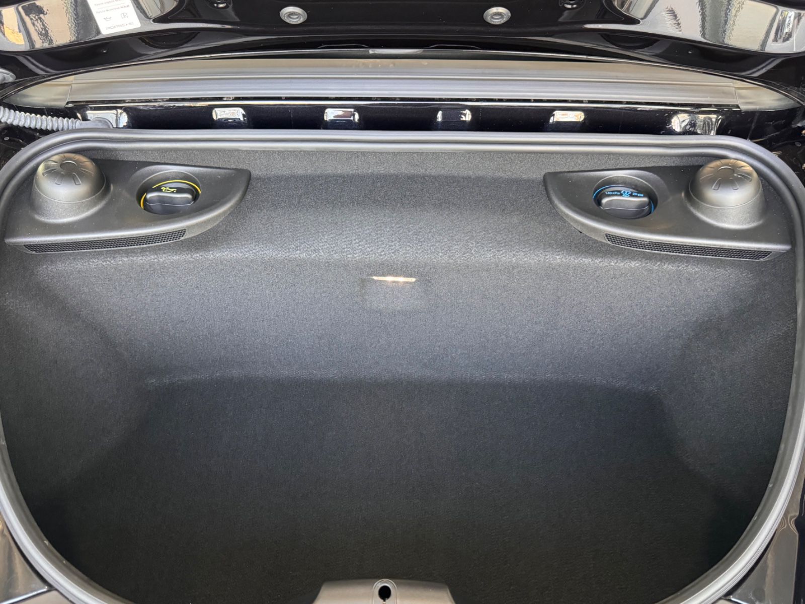 Fahrzeugabbildung Porsche 718 Boxster 2.0 "Bi-Xenon PASM Sport-Auspuff"