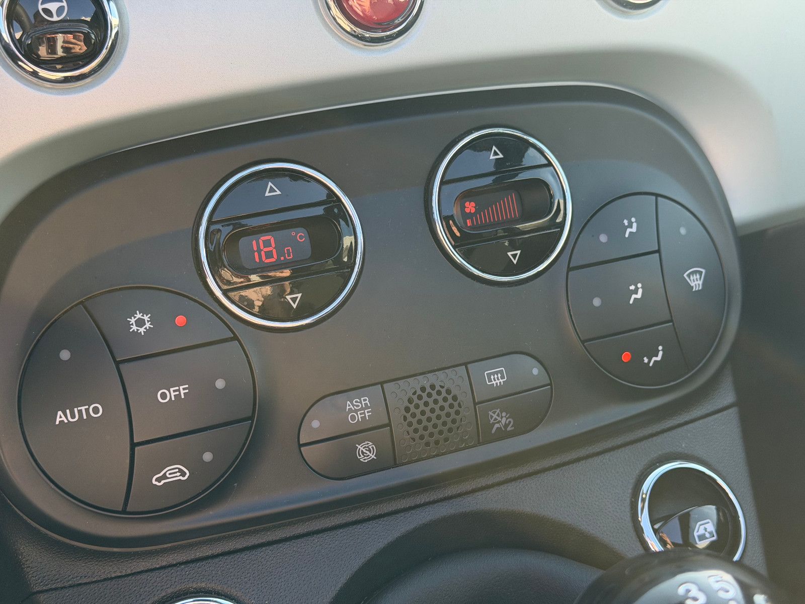 Fahrzeugabbildung Fiat 500C /KLIMA/BLUETOOTH/NAVI/PDC