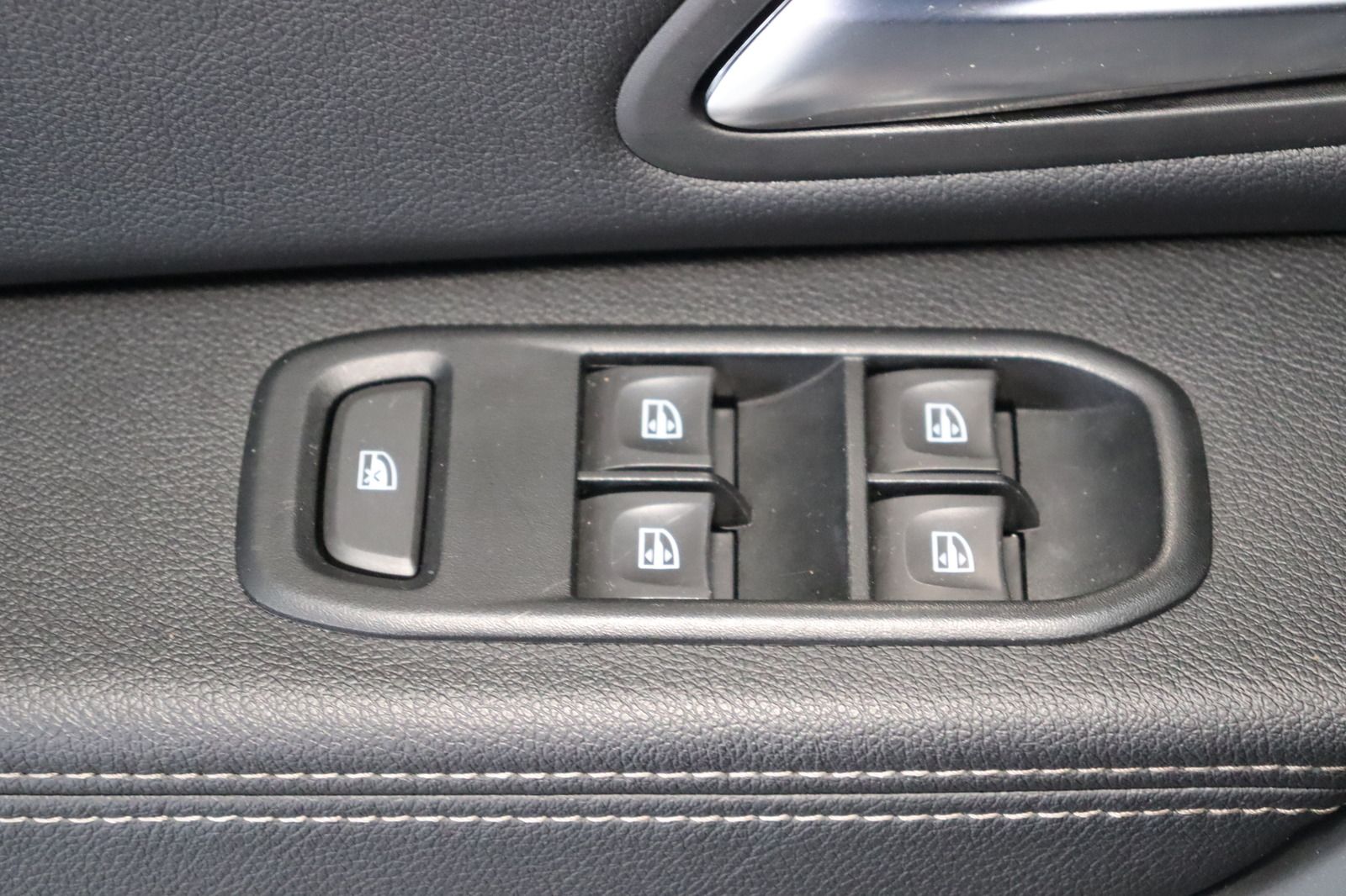 Fahrzeugabbildung Dacia Duster II 1.4 * 1. Hand * Navi * SHZ